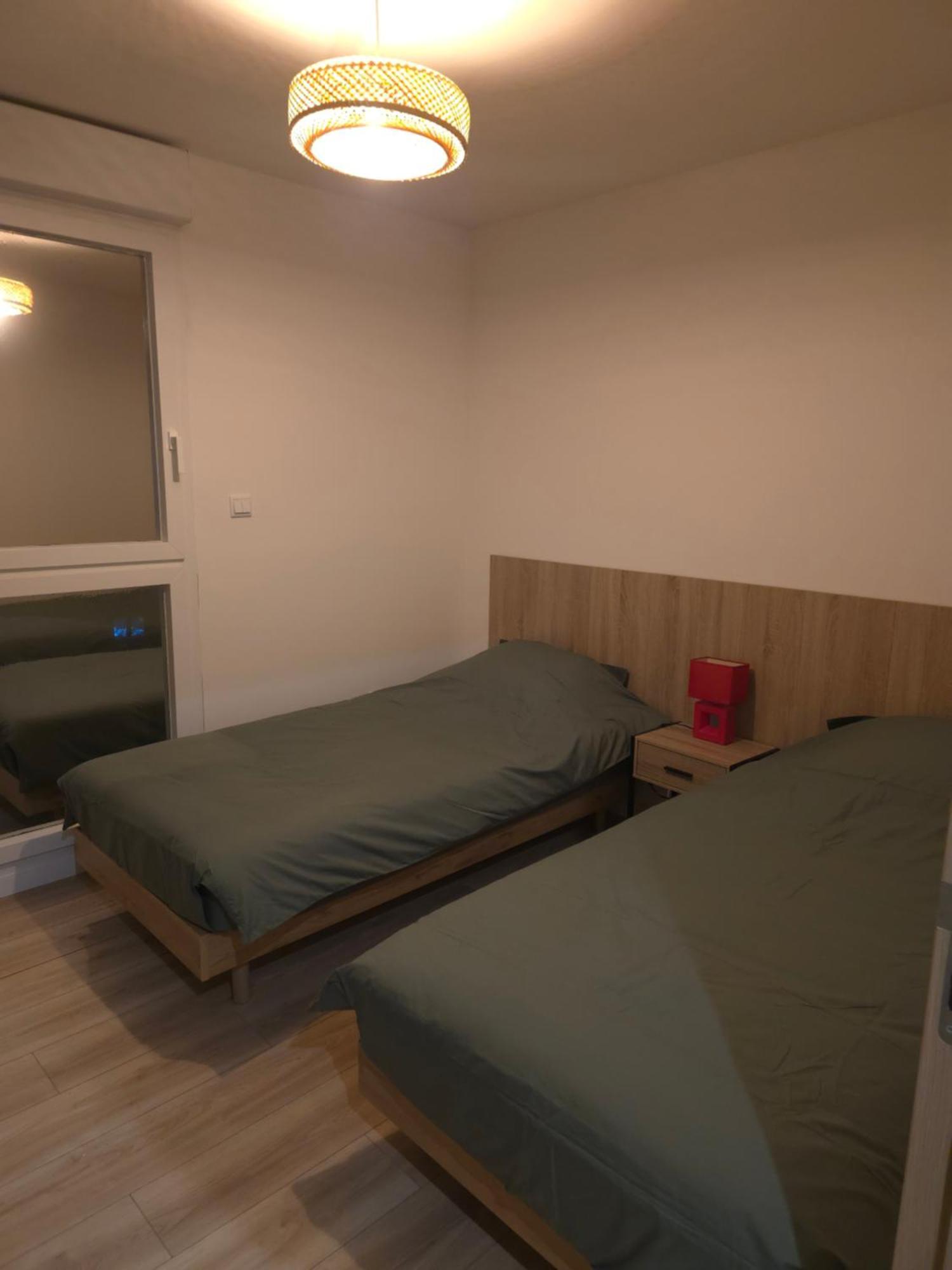 Appartement Cosy Pres De Sceneo Et Auchan Au Dessus Du Fleuriste Bellafleur Longuenesse Eksteriør bilde
