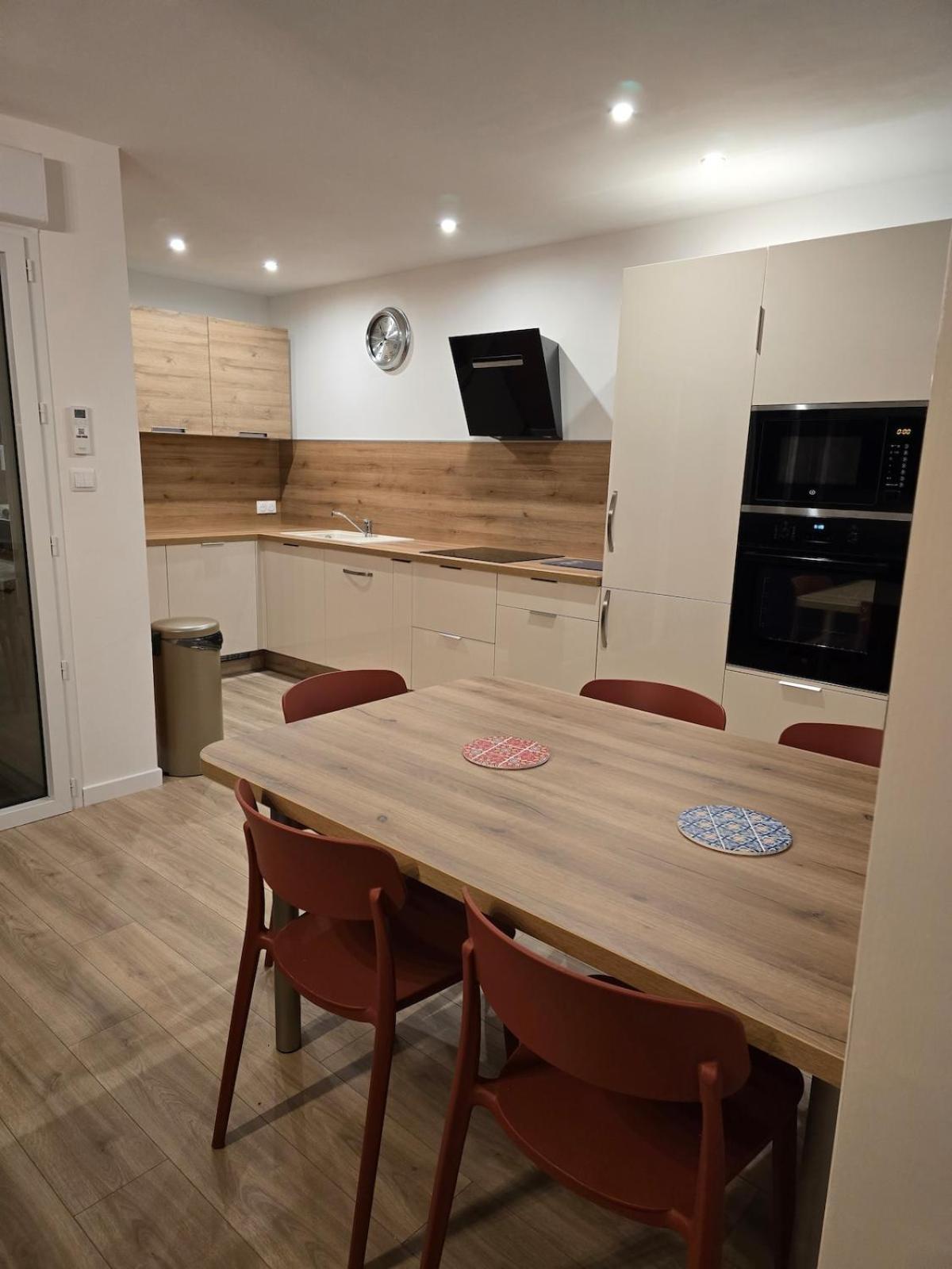 Appartement Cosy Pres De Sceneo Et Auchan Au Dessus Du Fleuriste Bellafleur Longuenesse Eksteriør bilde