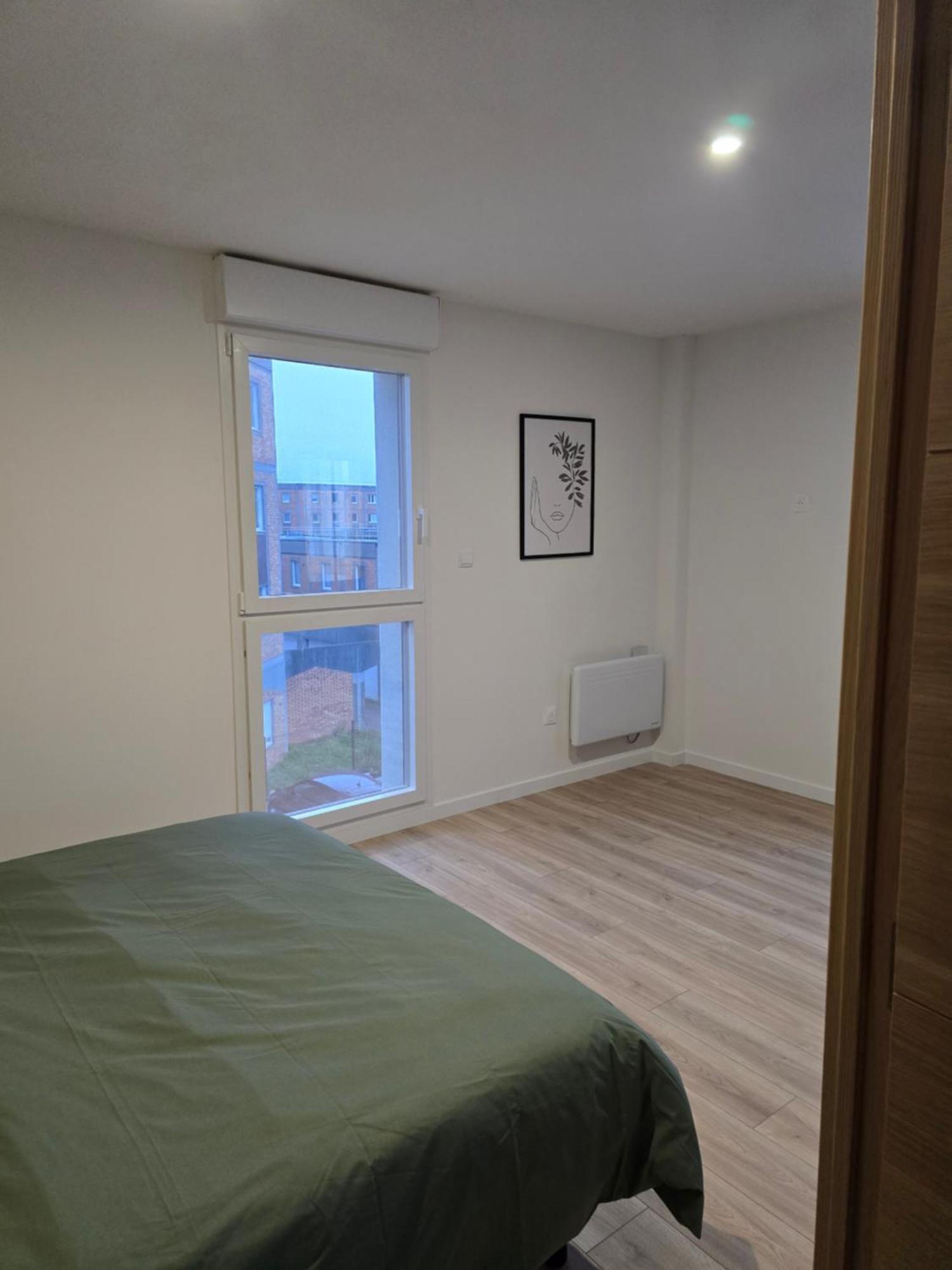 Appartement Cosy Pres De Sceneo Et Auchan Au Dessus Du Fleuriste Bellafleur Longuenesse Eksteriør bilde