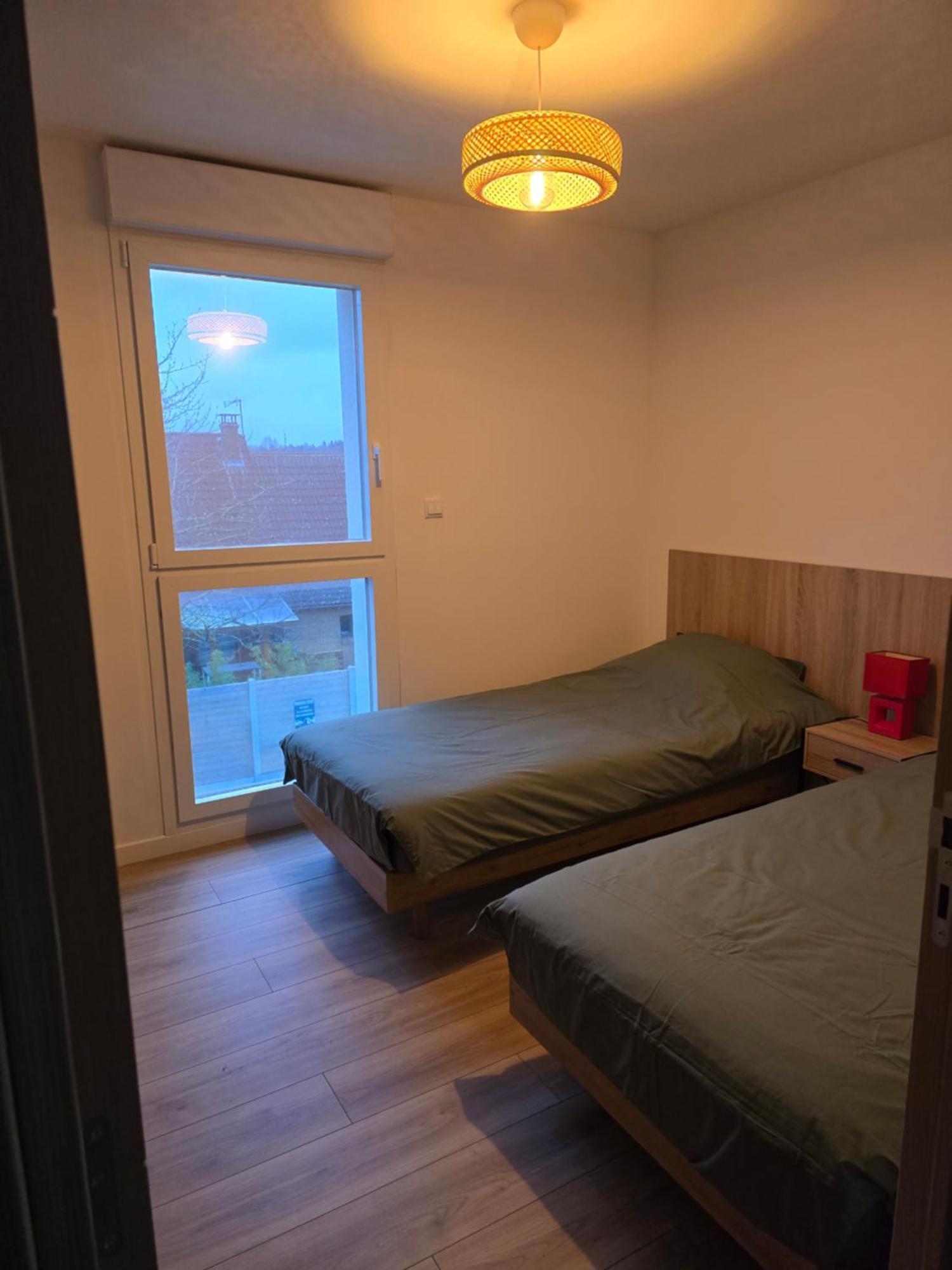 Appartement Cosy Pres De Sceneo Et Auchan Au Dessus Du Fleuriste Bellafleur Longuenesse Eksteriør bilde