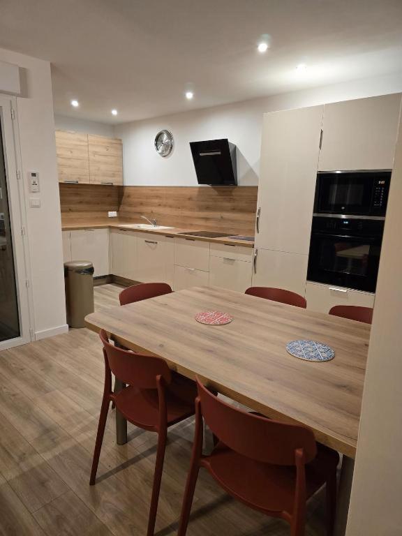 Appartement Cosy Pres De Sceneo Et Auchan Au Dessus Du Fleuriste Bellafleur Longuenesse Eksteriør bilde